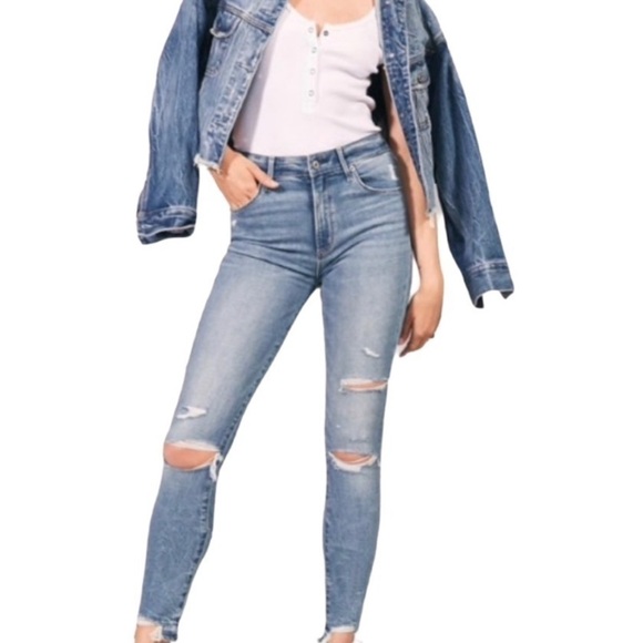 Abercrombie and Fitch - ultra High Risky skinny ankle jeans - Picture 2 of 6